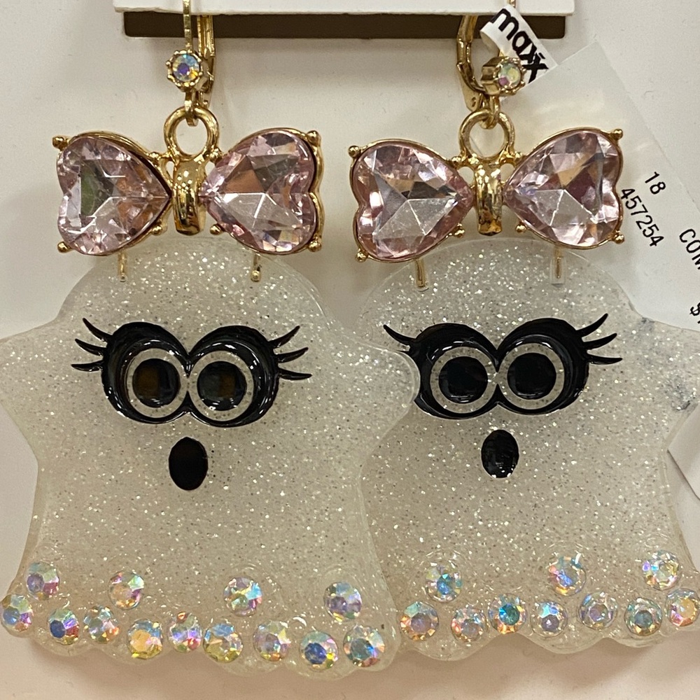 Brand new with tags.
Betsey Johnson Ghost Earrings with Pink Bow
